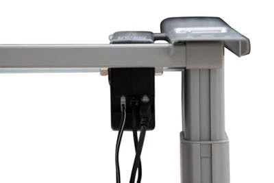 PROREGAL Elektrisch Höhenverstellbarer Schreibtisch Elk | HxBxT 63-128x140x80 Cm | Silber-Weiß 8 PROREGAL Elektrisch Höhenverstellbarer Schreibtisch Elk | HxBxT 63-128x140x80 Cm | Silber-Weiß – Bild 6